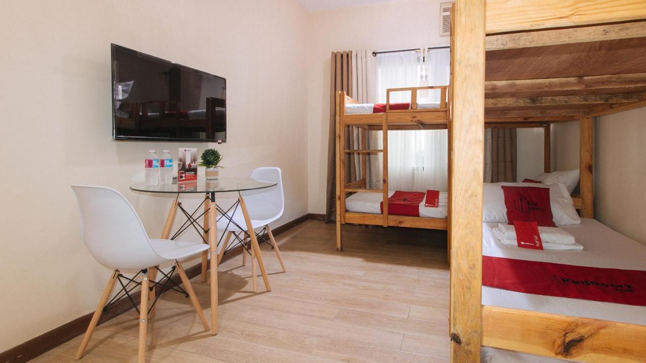 RedDoorz Plus @ Cuarto Verde Staycation Las Piñas Exterior foto