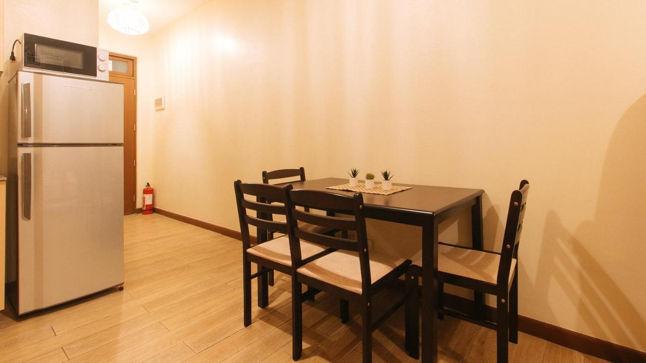 RedDoorz Plus @ Cuarto Verde Staycation Las Piñas Exterior foto
