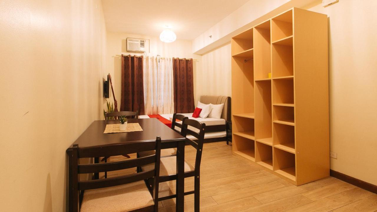 RedDoorz Plus @ Cuarto Verde Staycation Las Piñas Exterior foto